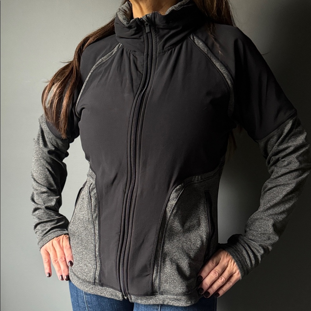Athleta Women's Black and Gray Ski Jacket
